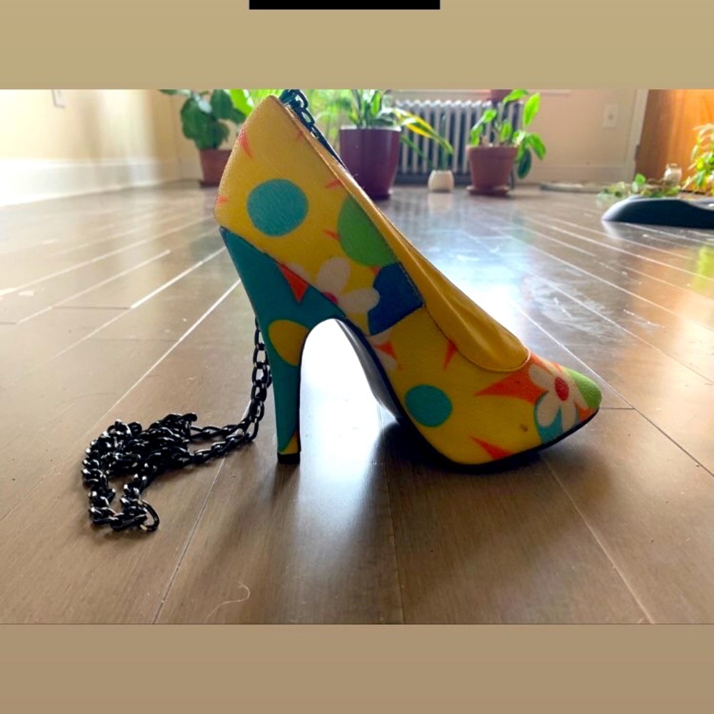 Shoe shaped purse